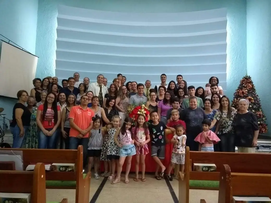 Membros da Igreja Presbiteriana de Resende reunidos em celebração